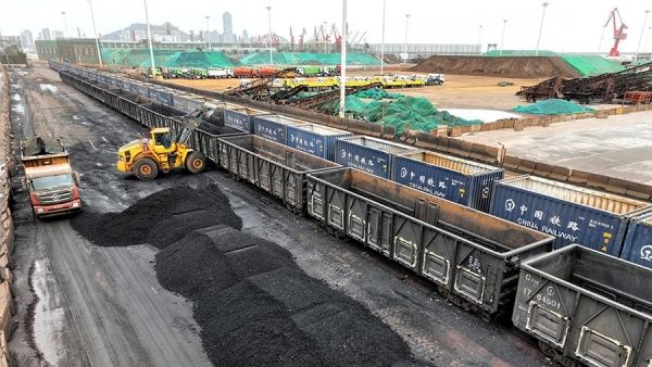 Китай установил исторический рекорд по добыче угля<br />
