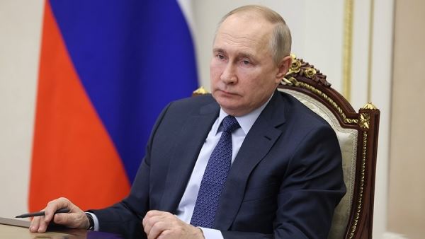 Путин подписал закон об установлении МРОТа на 2023 год в размере 16 242 рублей<br />
