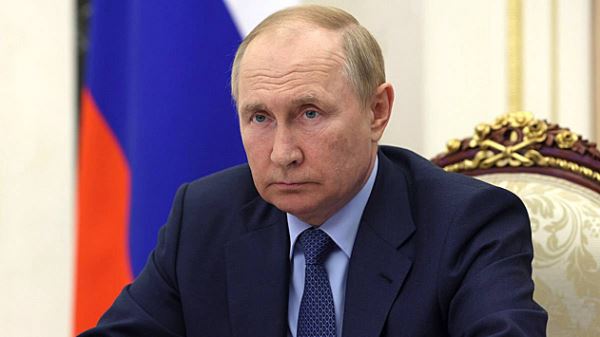Путин поручил организовать в новых регионах борьбу с коррупцией