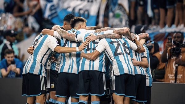 Сборная Аргентины обыграла Австралию и вышла в четвертьфинал ЧМ-2022<br />
