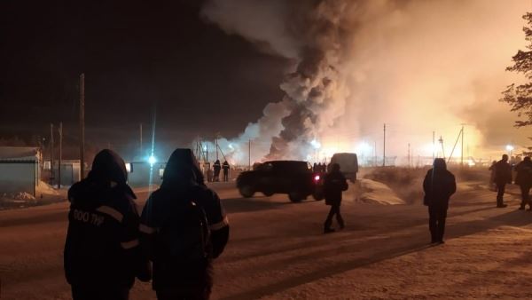 Установка на нефтяном месторождении загорелась в Иркутской области<br />
