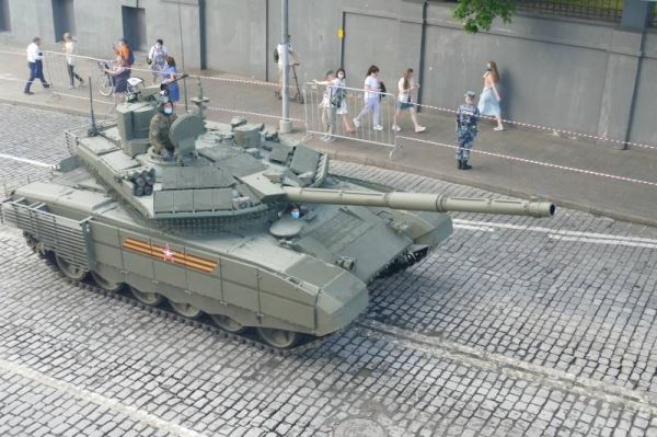 В войска поступают новые Т-72Б3: проблемы динамической защиты хоть как-то начали решать
