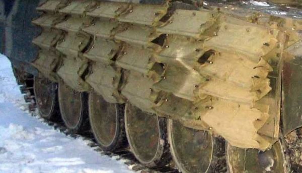 Воюем с «мешками» на бортах: зачем они нужны нашим танкам?